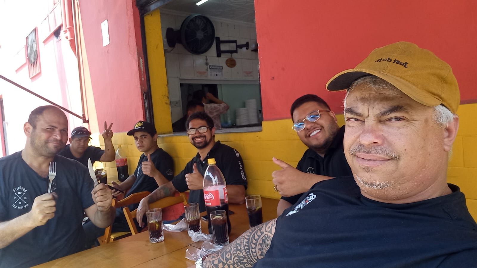 Equipe de profissionais da Serralheria Snoopy Art trabalhando